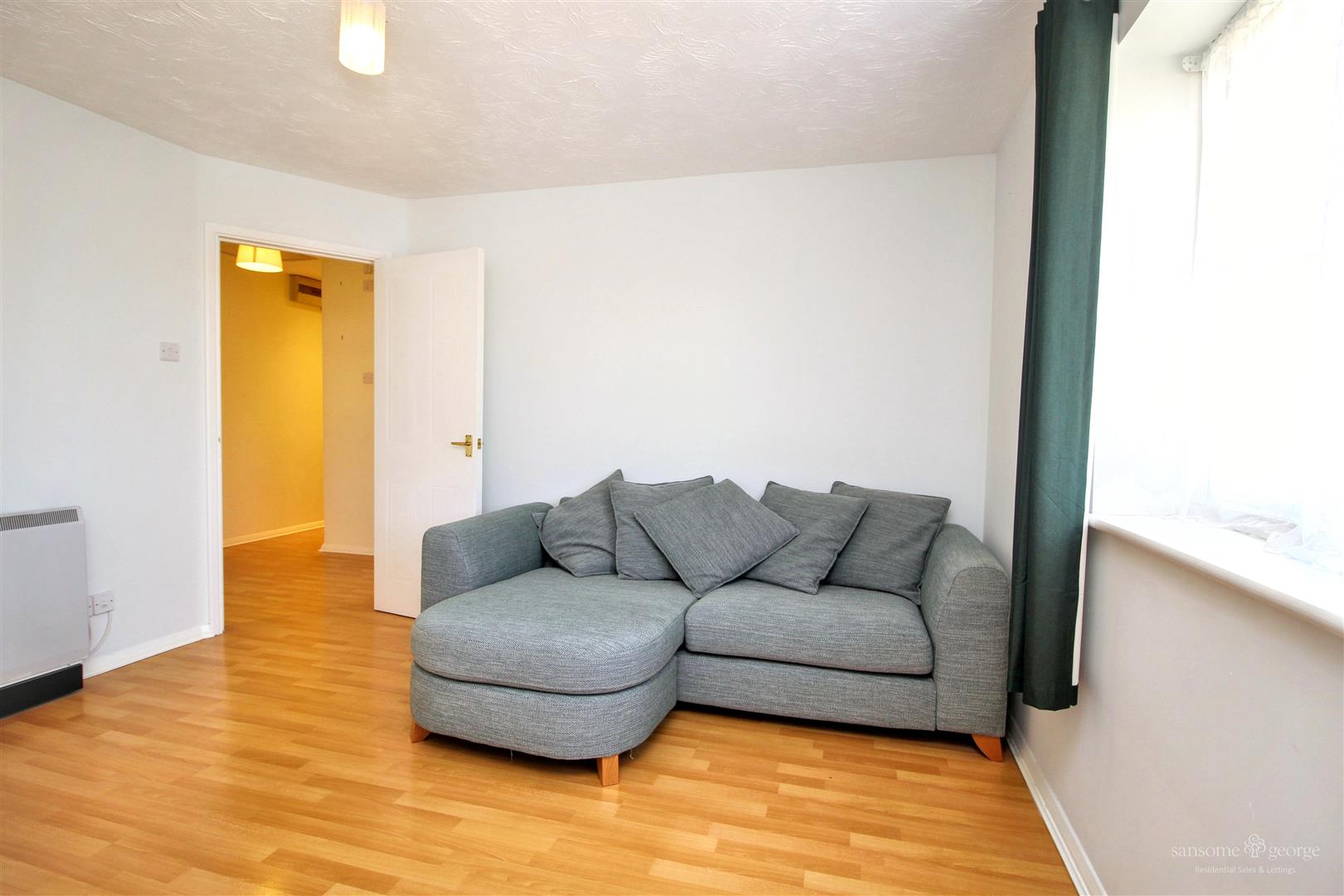 1 bed property in Elm Park, Reading